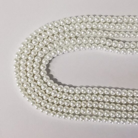 4 mm pērļu balta. Stikla pērļu virtene ar pārklājumu 