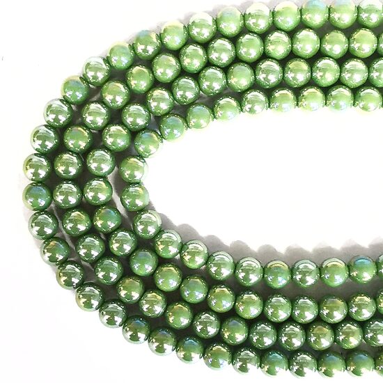 10 mm zaļa ar spīdumu. Stikla pērļu virtene ar pārklājumu