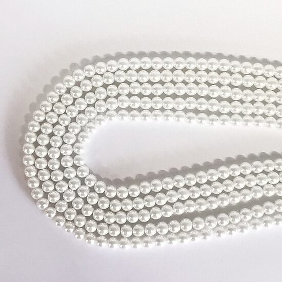 6 mm pērļu balta. Stikla pērļu virtene ar pārklājumu 