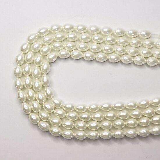 9*7 mm krēmīgi balta lāses formā. Stikla pērļu virtene ar pārklājumu 