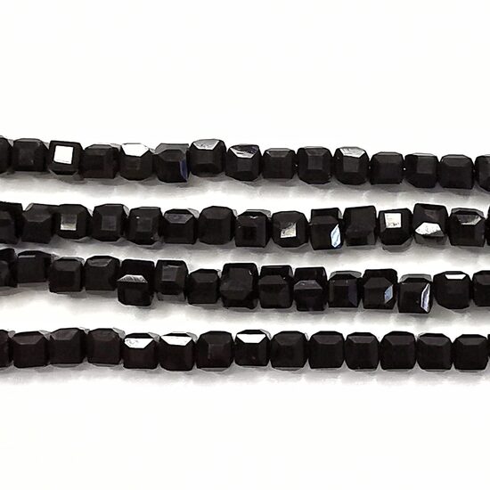 Stikla kristālu virtene 4*4 mm