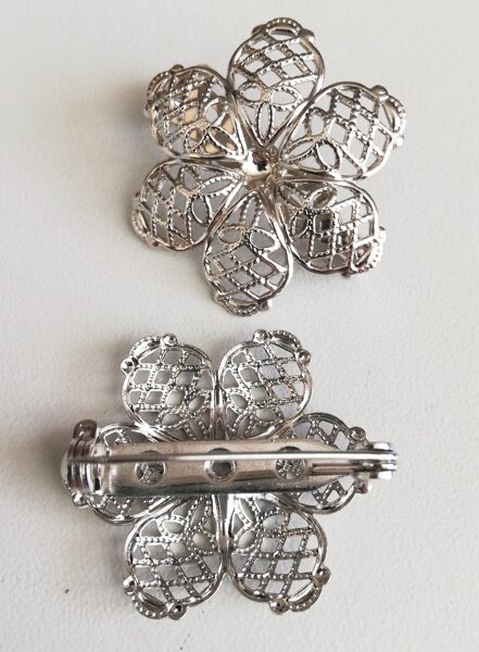 Sagatave piespraudei-puķe