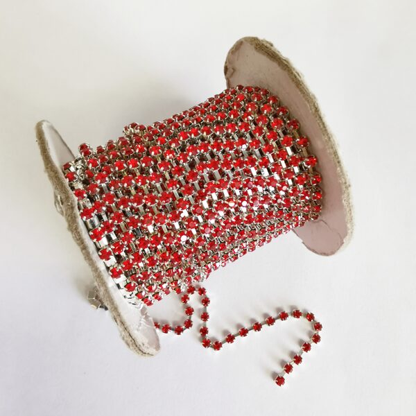 Ķēdīte ar kristāliem 2,8mm