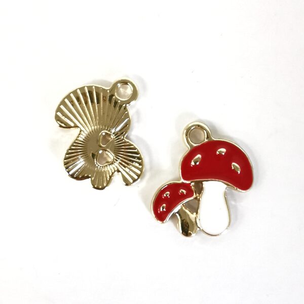 Piekariņš ar emalju mušmires